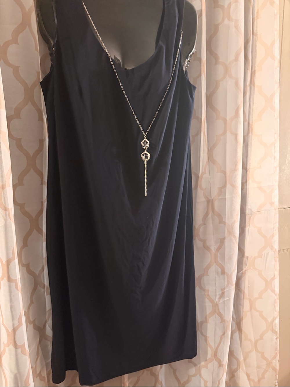 Classic Sleeveless Navy Midi Dress - Timeless Comfort